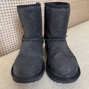 Girls UGGs, Size 6, Glitter Black